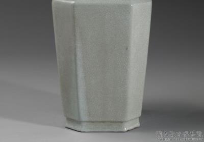 图片[3]-Octagonal vase with green glaze, Qing dynasty, Qianlong reign (1736-1795)-China Archive